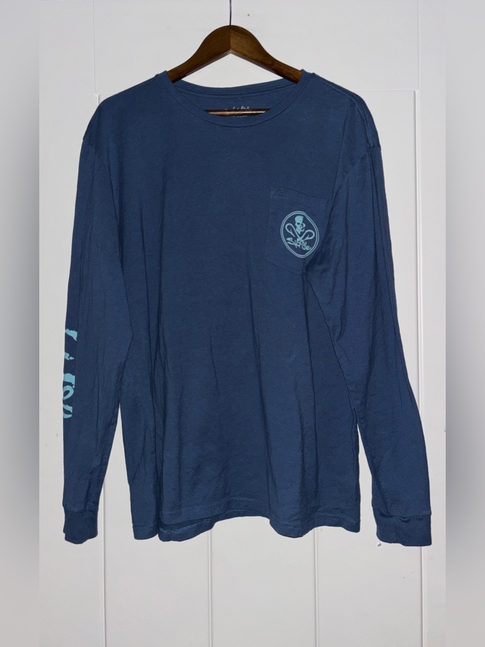 Salt Life Skulls & Hooks Crewneck Long Graphic Pocket Tee Shirt Men XL Classic